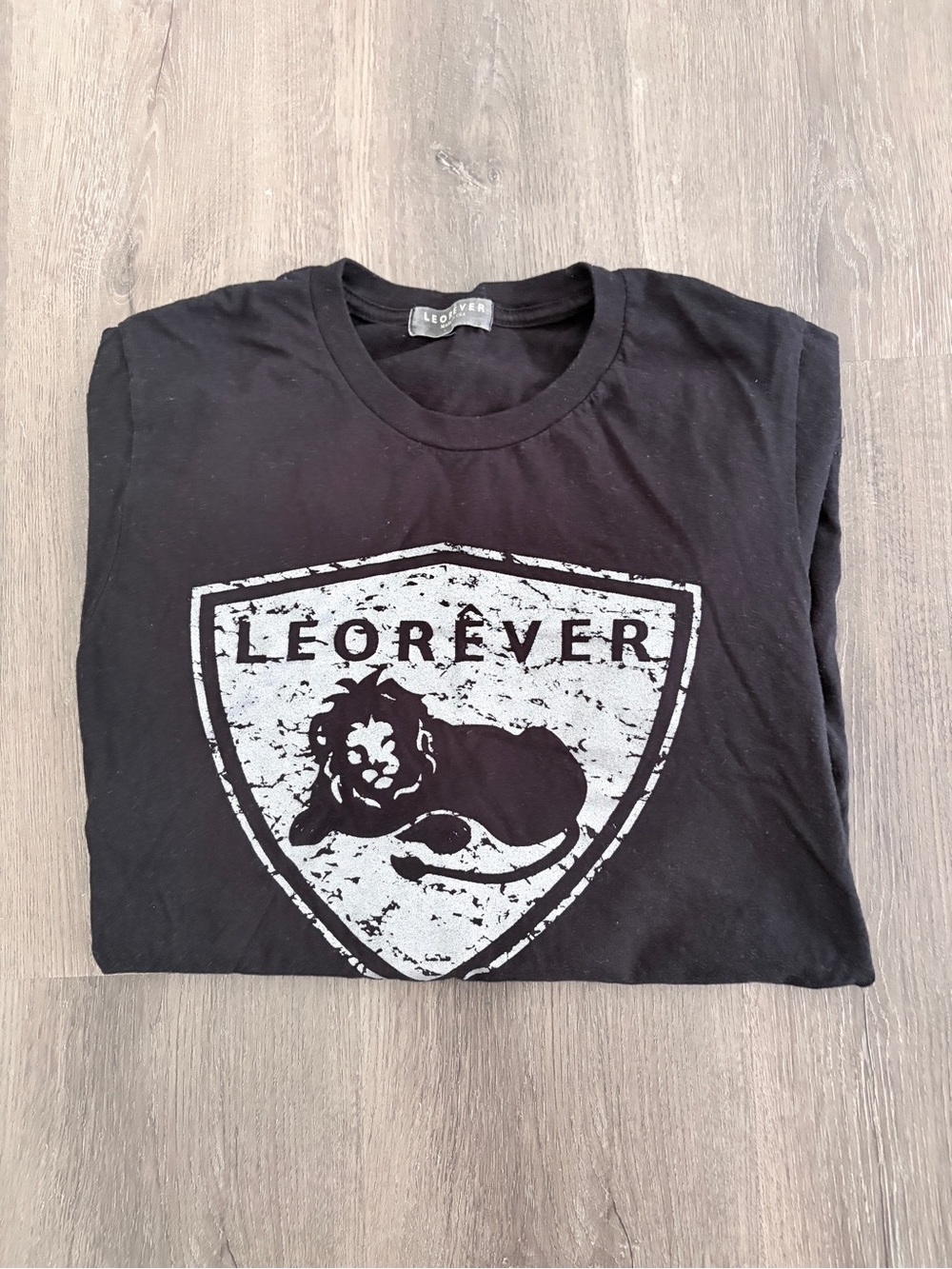 LEOREVER Black Graphic Lion Logo Tee